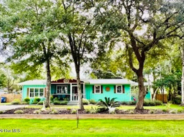 118 NE 19th Street, Oak Island, NC 28465