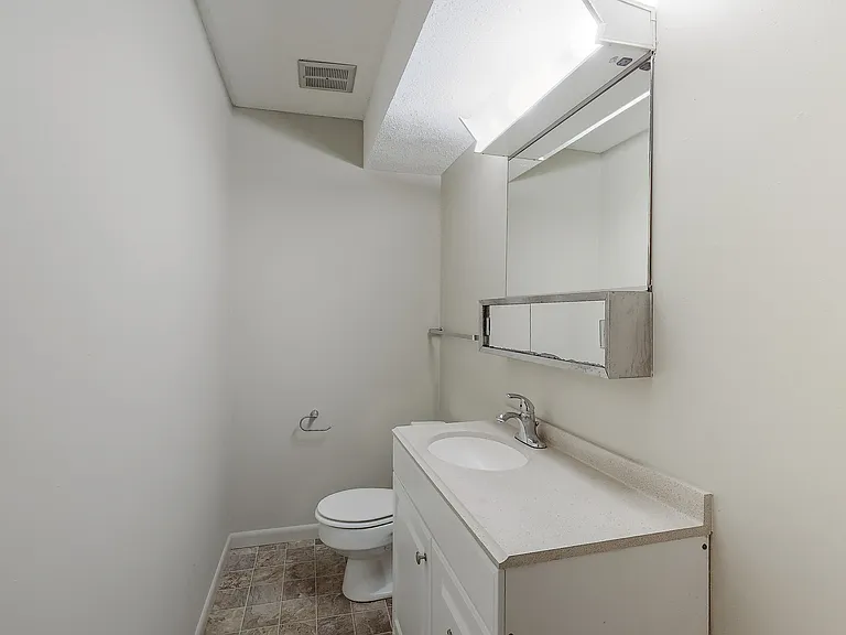 2901 N 56th St — Photo 45