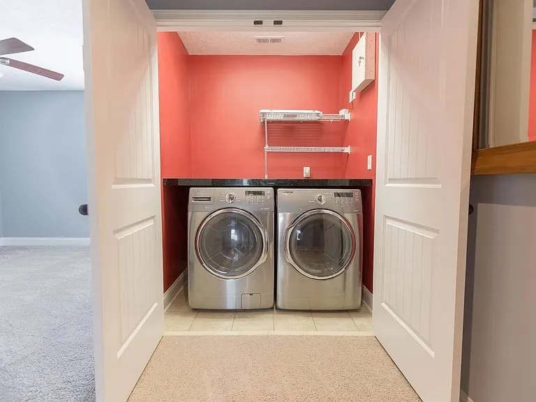 505 Capstone Dr — Photo 17