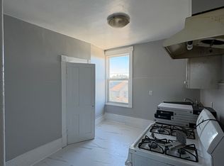 381 Bronson Ave, Ottawa, ON K1R 6J4