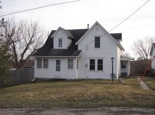 1502 E 5th St, Vinton, IA 52349