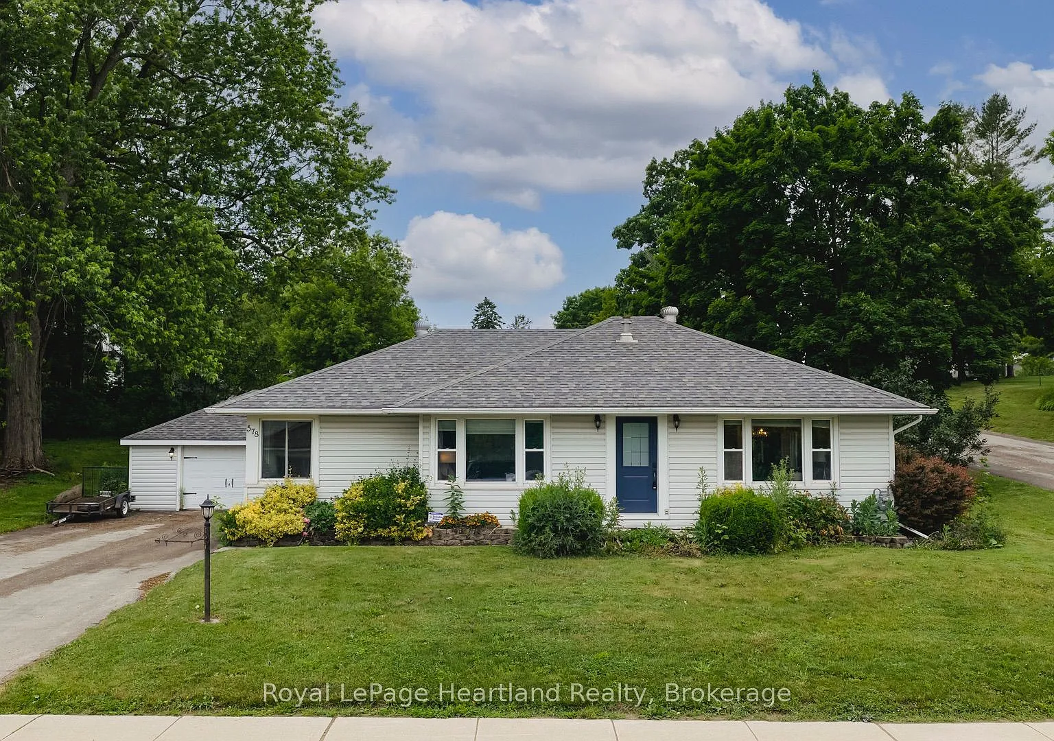 3 bed, $2,000 — Photo 1