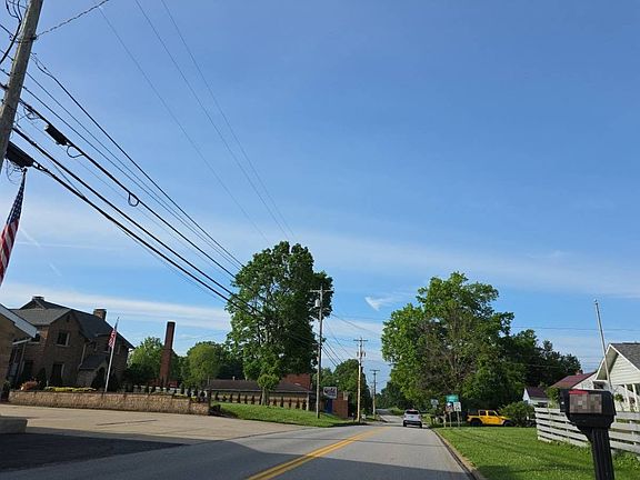 4th image of 1107 Highland Ave