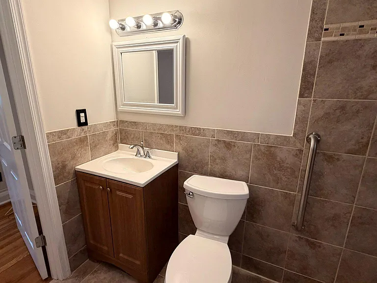 909 E Lake Ave #1 — Photo 21