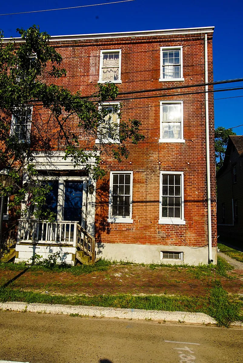 Building Photo - 32 Market St