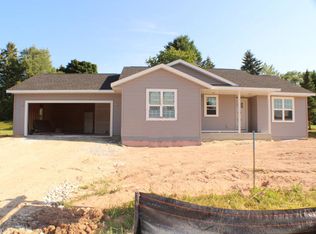 1433 Meadowbrook Dr, Cleveland, WI 53015