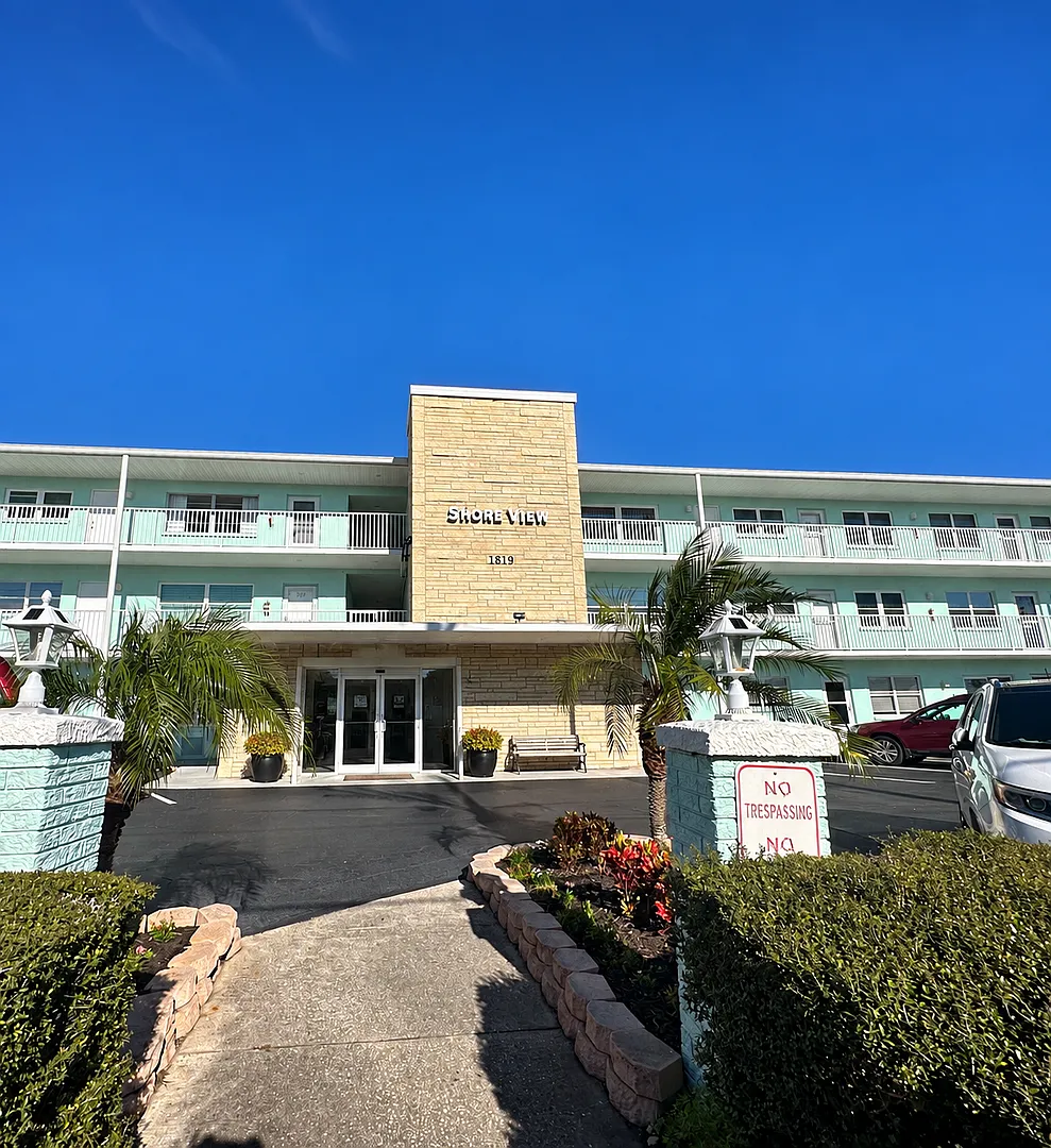 Waterfront 2BR/2BA Condo in Shore View South Pasadena — Photo 1
