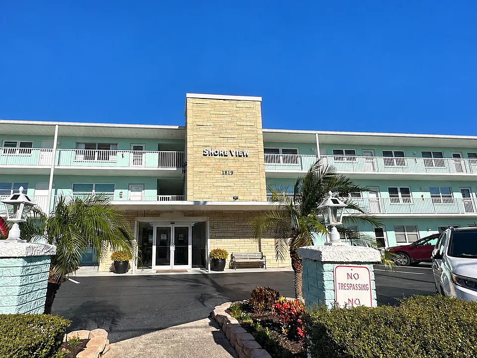 1819 Shore Dr S #307