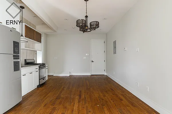 Rented by ERNY LLC | media 21