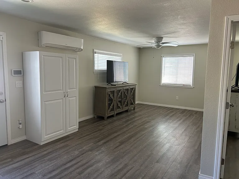 3344 W Avenue L — Photo 4