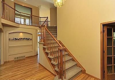 2nd image of 1749 Peak View Dr