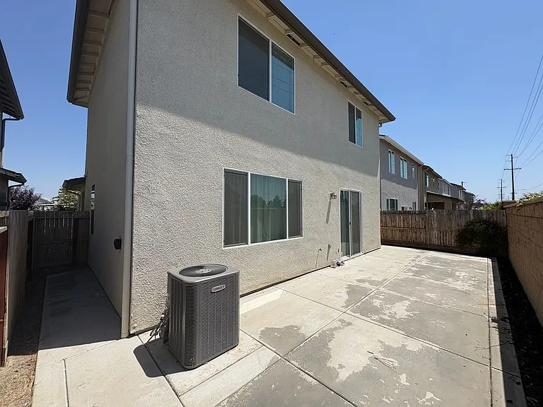 1011 W Payson Ave — Photo 16