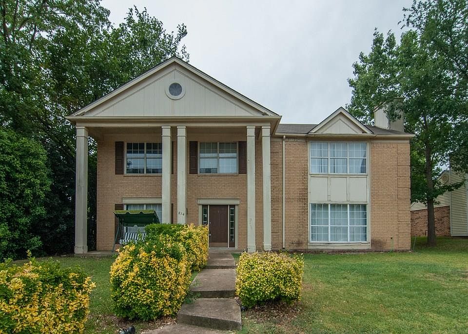 1st image of 834 Eagle Dr