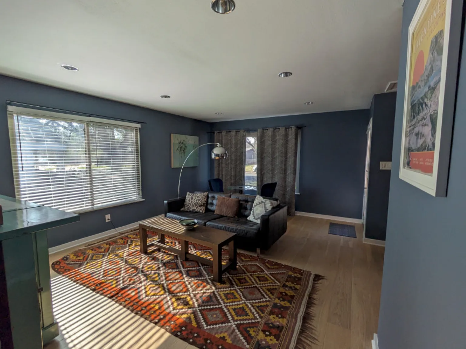 3 bed, 1100 sqft, $2,300 — Photo 2