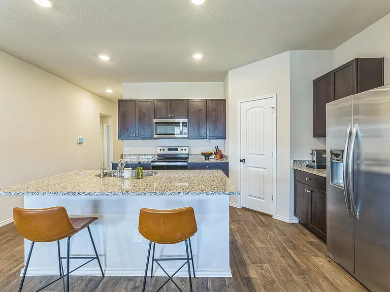 821 Bahia Pl — Photo 11