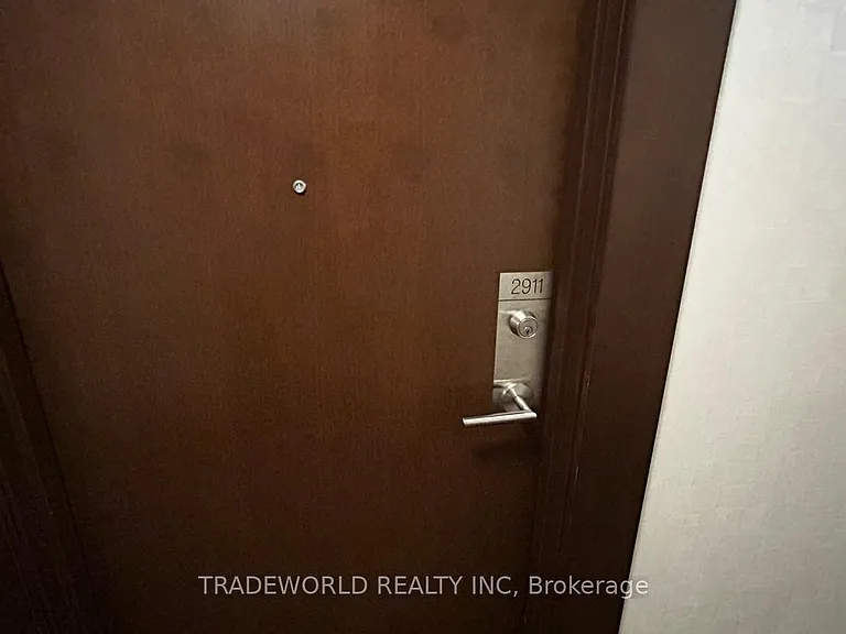 181 Village Green Sq #2911 — Photo 29