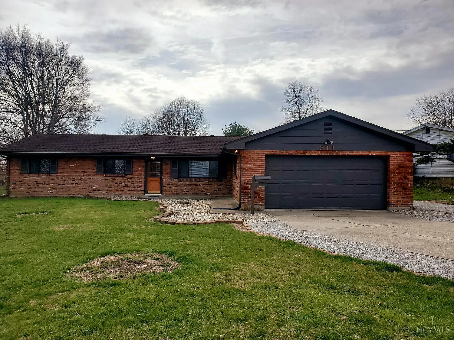 311 Kerry St photo 1