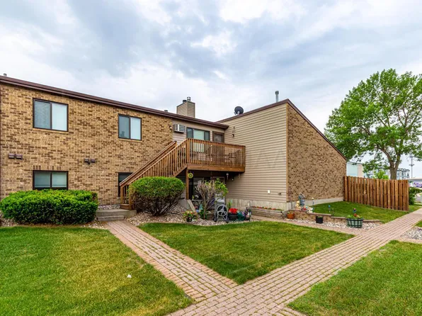 1530 35th St S APT 201, Fargo, ND 58103