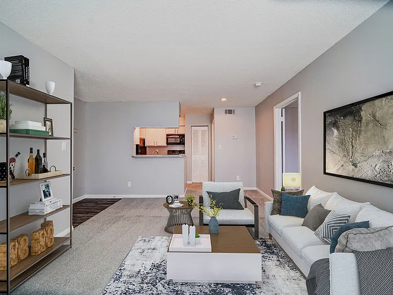 Chatham Wood Apartments — Photo 14