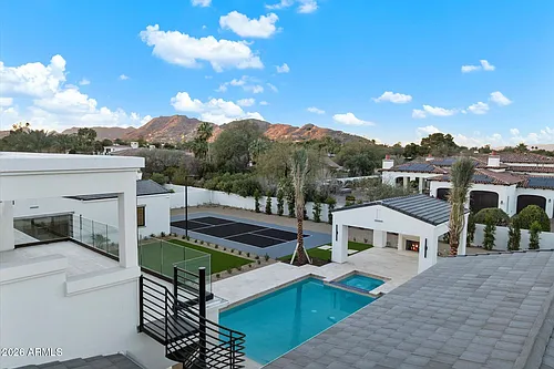 6821 E Valley Vista Ln Photo 1