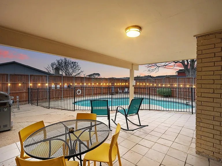 3454 Livingston Ln — Photo 37