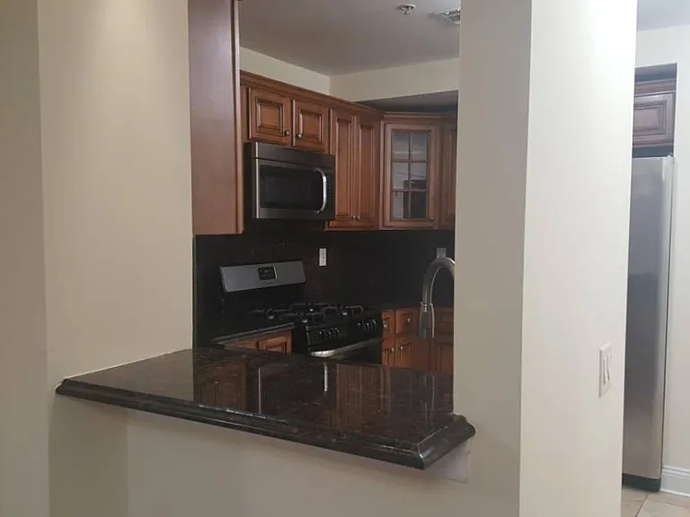41 Broadway #104 — Photo 15