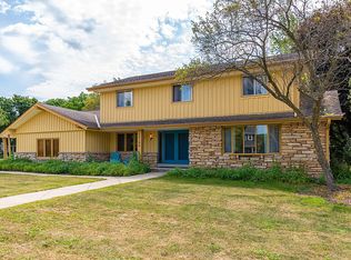 15105 Briaridge Ct, Elm Grove, WI 53122