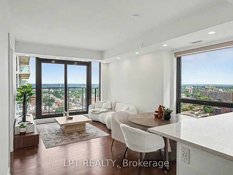 180 George St #1705 — Photo 6