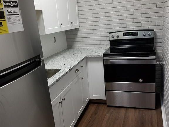 5th image of 926 Union St S