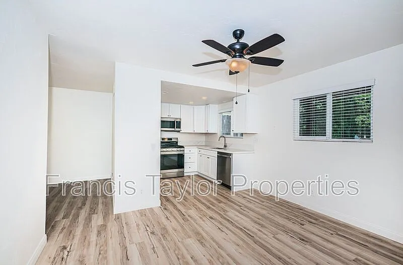 3 bed, 2.0 bath, 1446 sqft, $3,795 — Photo 3
