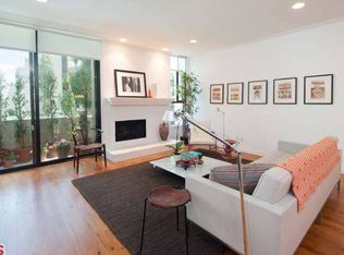 500 S Barrington Ave APT 3, Los Angeles, CA 90049