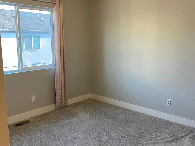 469 E London Way #469 — Photo 11