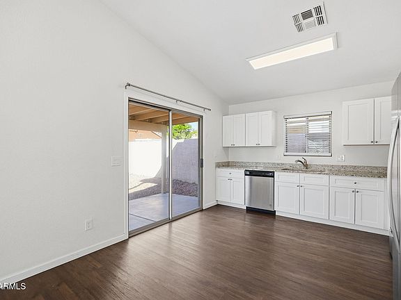 3rd image of 11340 W HUTTON Drive