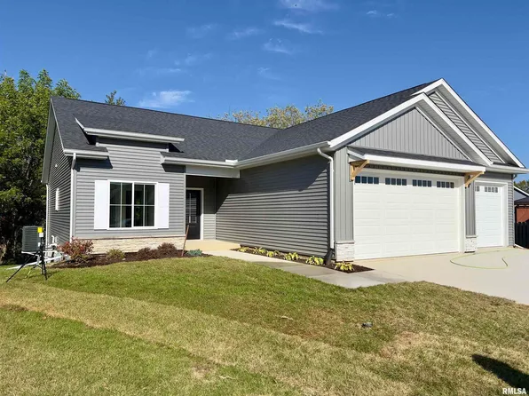 680 Sweet Wood Ln, Blue Grass, IA 52726