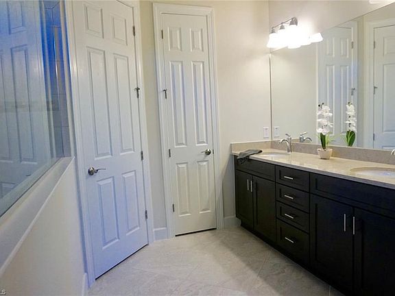 4th image of 16331 Winfield Ln