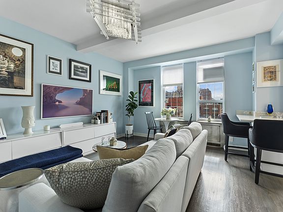 4th image of 405 W 23rd St APT 9J