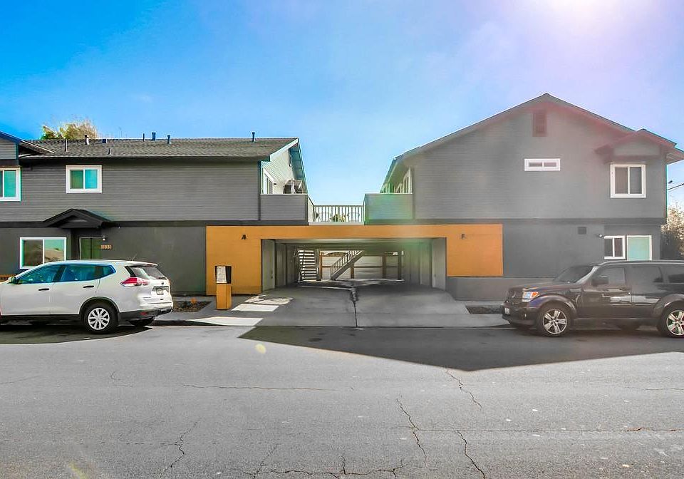 1st image of 995 Donax Ave