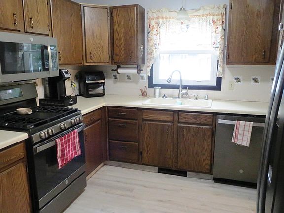 Kitchen with Dishwasher