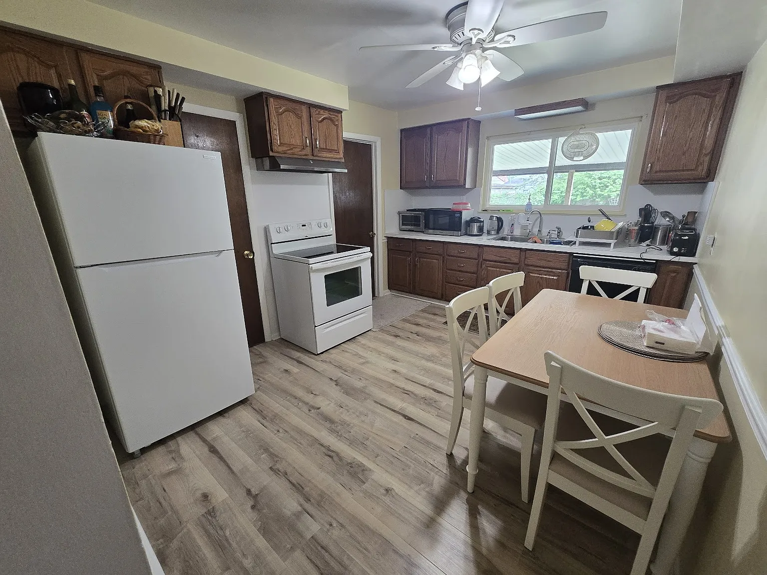 4 bed, 1.5 bath, 1532 sqft, $750 — Photo 2