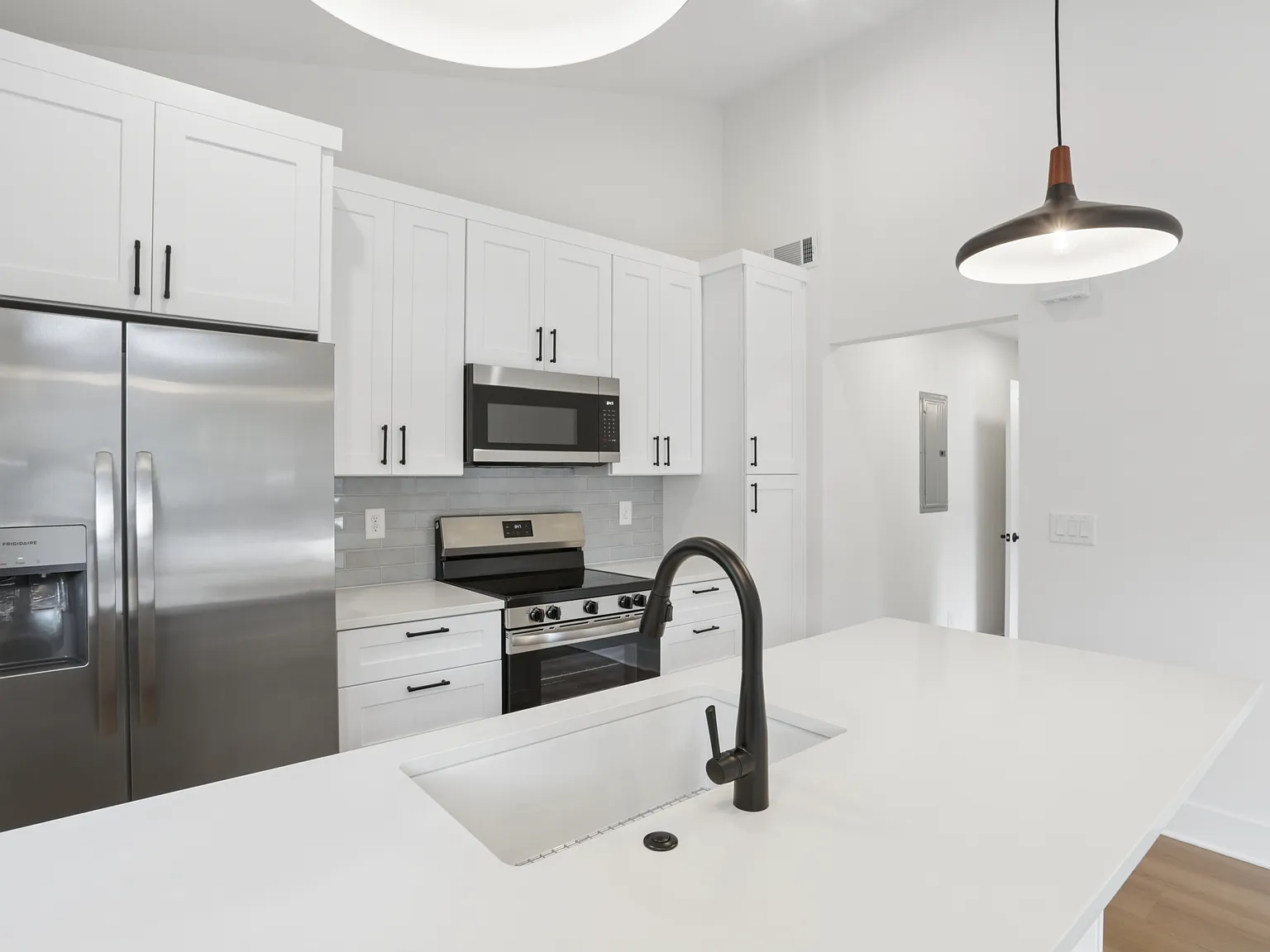 2 bed, 1100 sqft, $2,495 — Photo 4