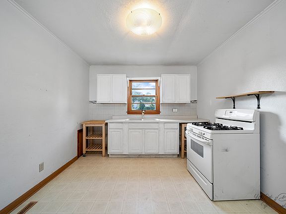4th image of 8419 W Sunset Dr