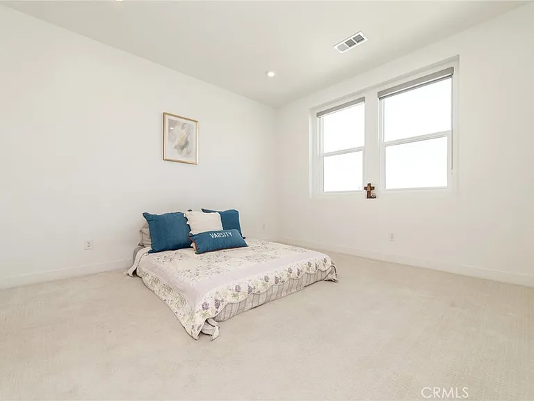 1515 W Bushell St — Photo 9