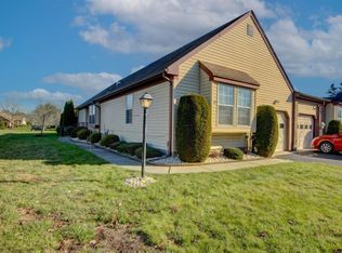 4B Dorchester Dr #B, Monroe Township, NJ 08831