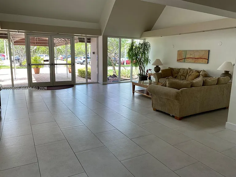 100 Lakeview Dr #316 — Photo 17