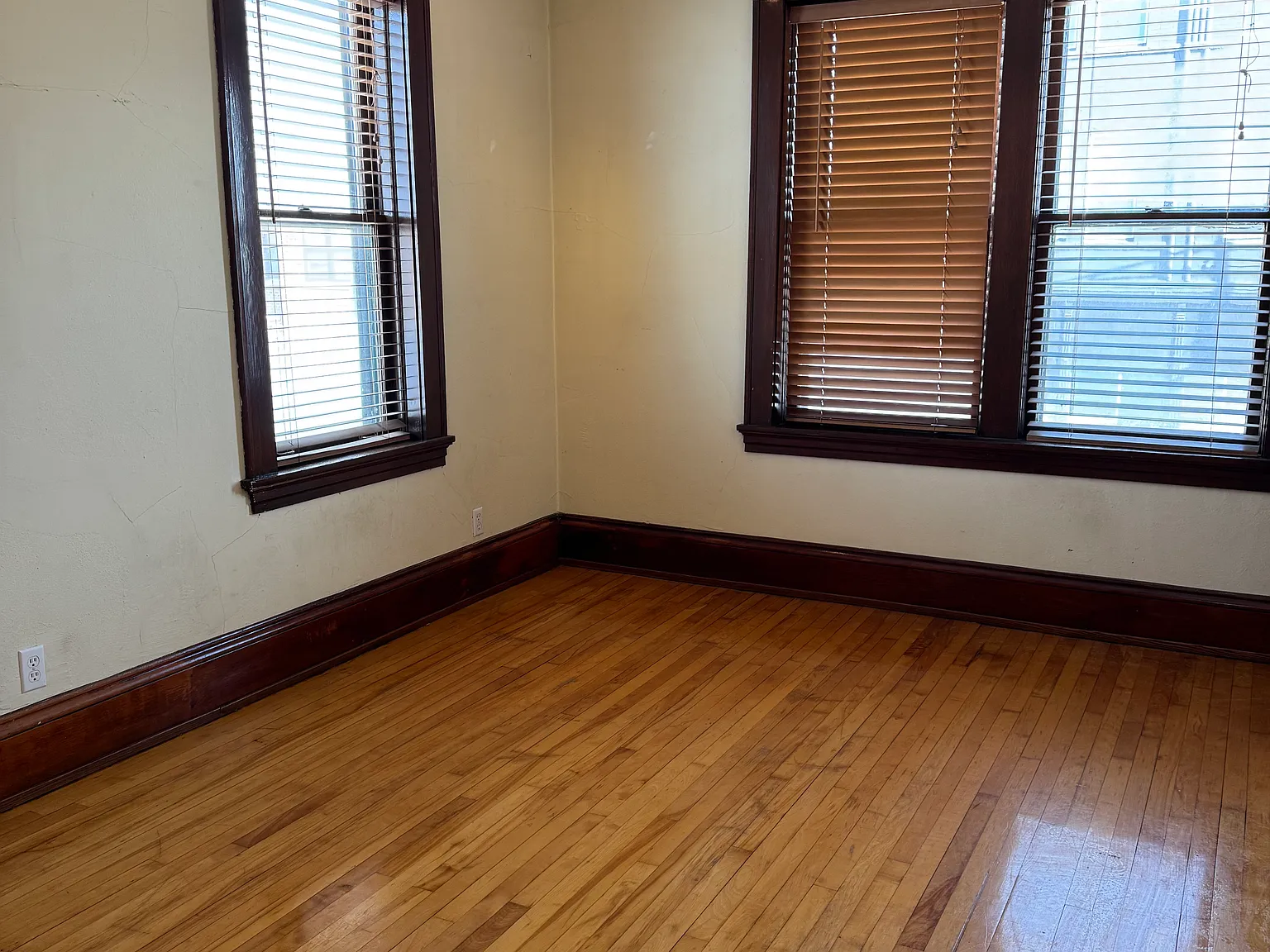 843 Rice St — Photo 1