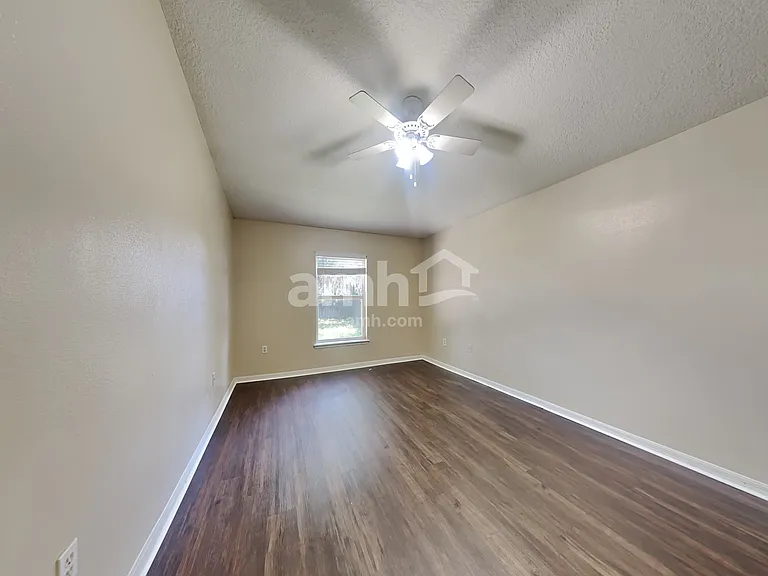 1625 Hudderfield Cir — Photo 9