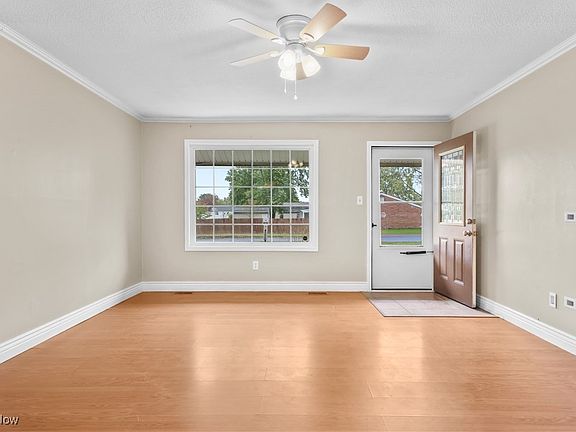 5th image of 3434 Lawndale Dr