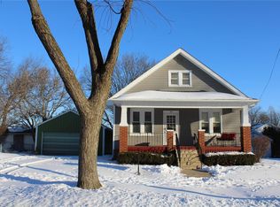 911 8th St, Highland, IL