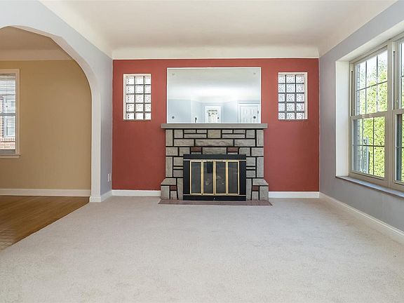 5th image of 4593 Wabash Ave