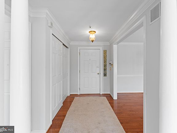 2nd image of 110 Paoli Pointe Dr #110M